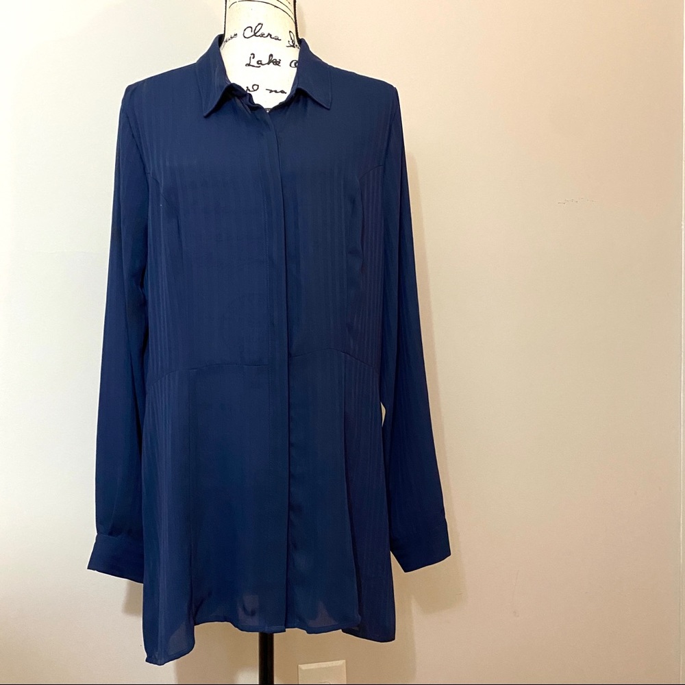 BCBG Maxazria Blouse Womens Large LG Navy Tunic Style Button Up Shirt NWT